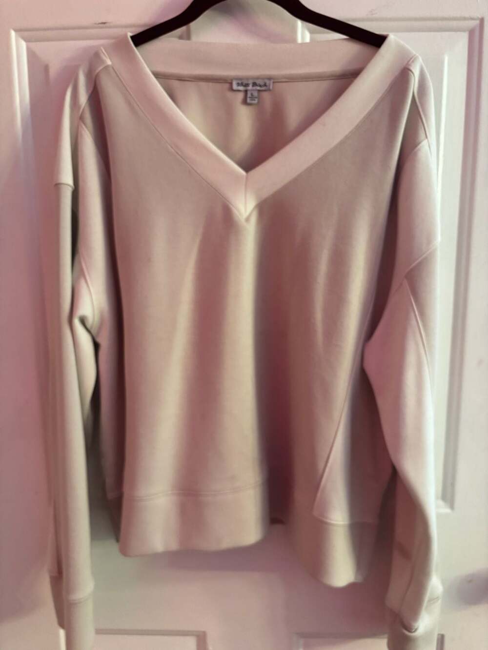 White Birch Women's Long Sleeve V-Neck Sweatshirt Pullover Size L